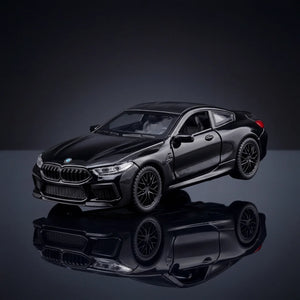 BMW M8 - 1:32
