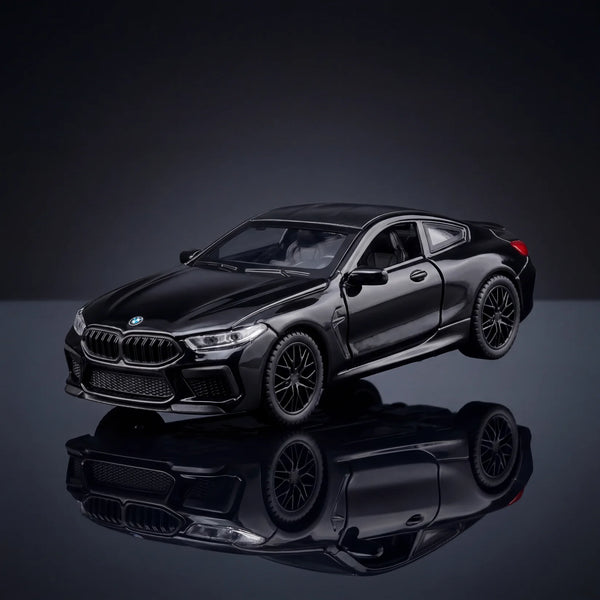 BMW M8 - 1:32